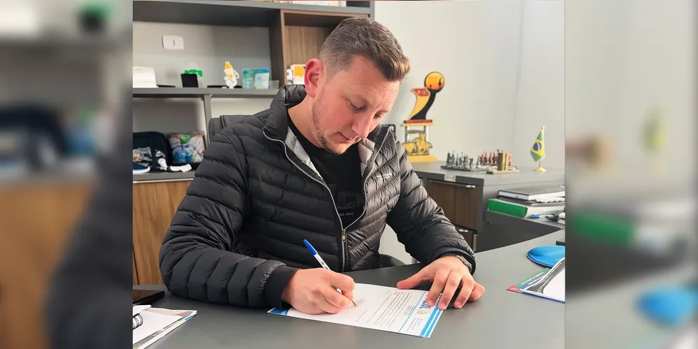 Leandro Jasinski assinou nesta terça-feira (29) a Ordem de Serviço para início da reforma do local