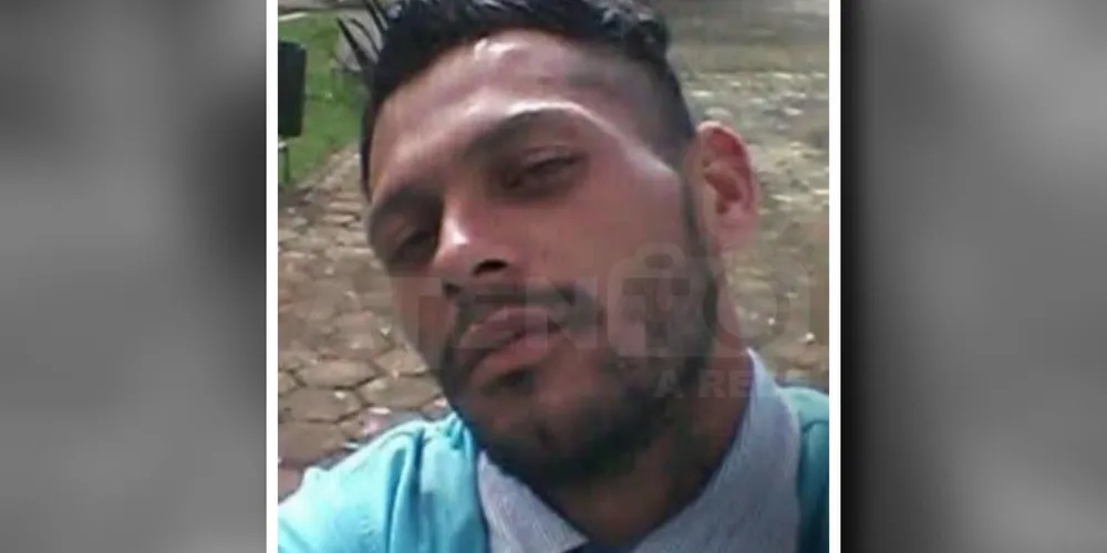 A vítima foi atingida por golpes de arma branca atingiram no tórax, abdômen e coxa