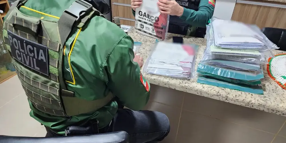 Seis advogados são presos por suspeita de lesar mais de mil idosos