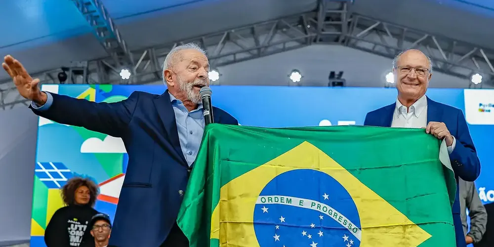 Lula se colocou à disposição para negociar a taxação de 50% que os EUA querem impor às exportações brasileiras