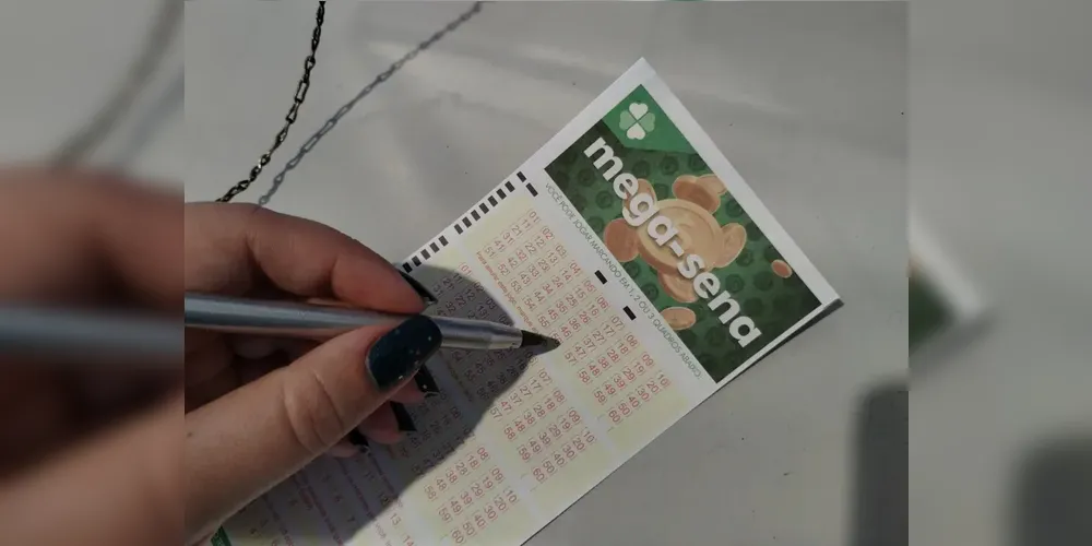 A aposta simples, com seis dezenas, custa R$ 6