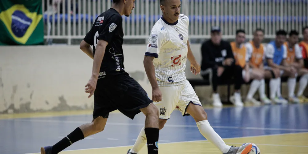 Os ingressos estão à venda no valor de R$ 20 (inteira) e R$ 10 (meia): no local da partida, os portões e a bilheteria abrem às 18h30