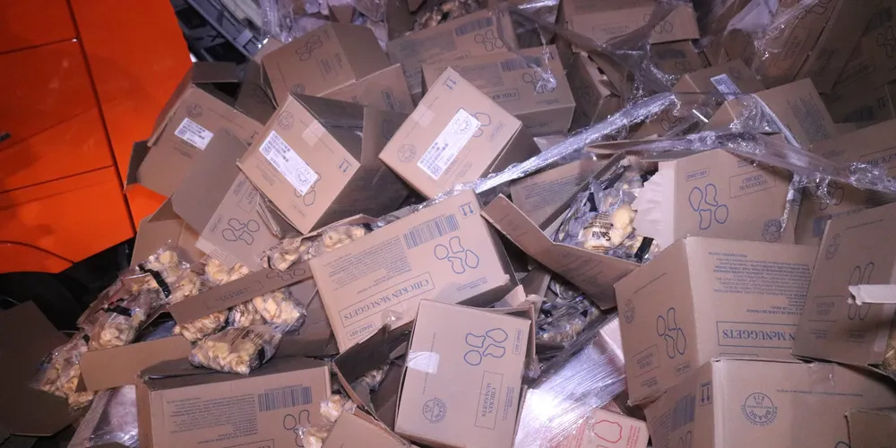 A carga foi saqueada durante a noite de terça (15)