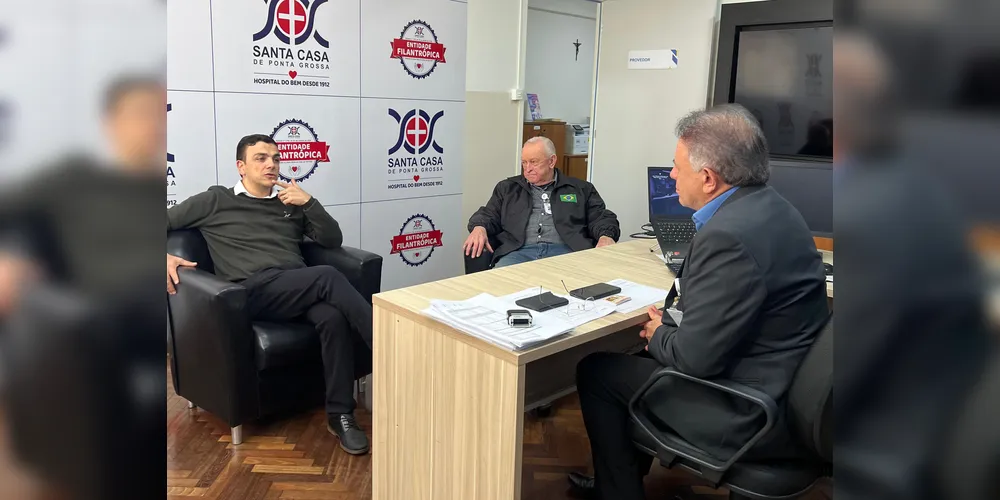 Deputado federal esteve reunido com Emílio Ziepermann e Juarez Carvalho, provedores da instituição