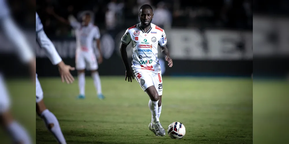 Allano em jogo pelo Fantasma