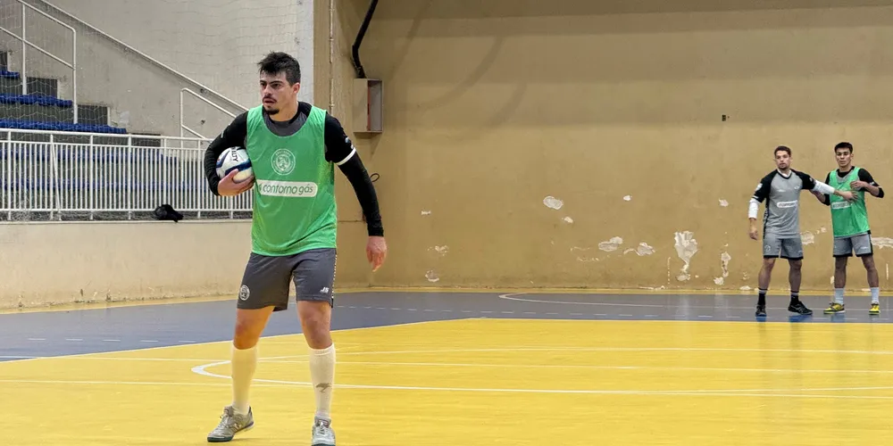 Pivô Ary participou da vitória sobre a equipe do Andirá