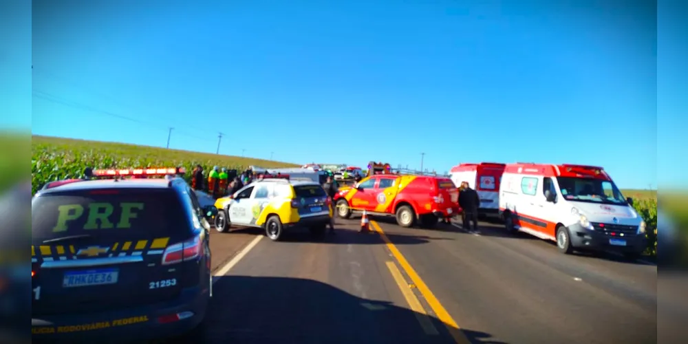 Várias equipes de socorro foram acionadas para o local da ocorrência