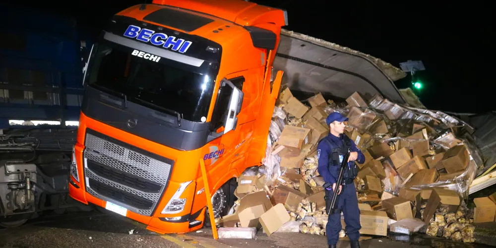 Cerca de 25 mil quilos de congelados caíram na via