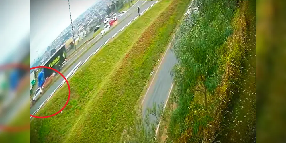 Acidente aconteceu por volta das 18h, próximo ao início da avenida Souza Naves