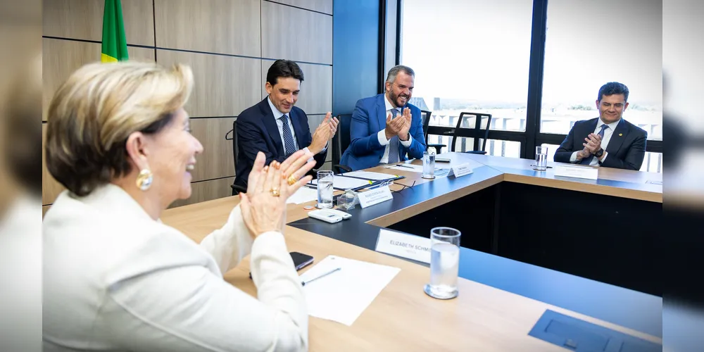 Lideranças assinaram a ordem de serviço nesta terça-feira (1º)