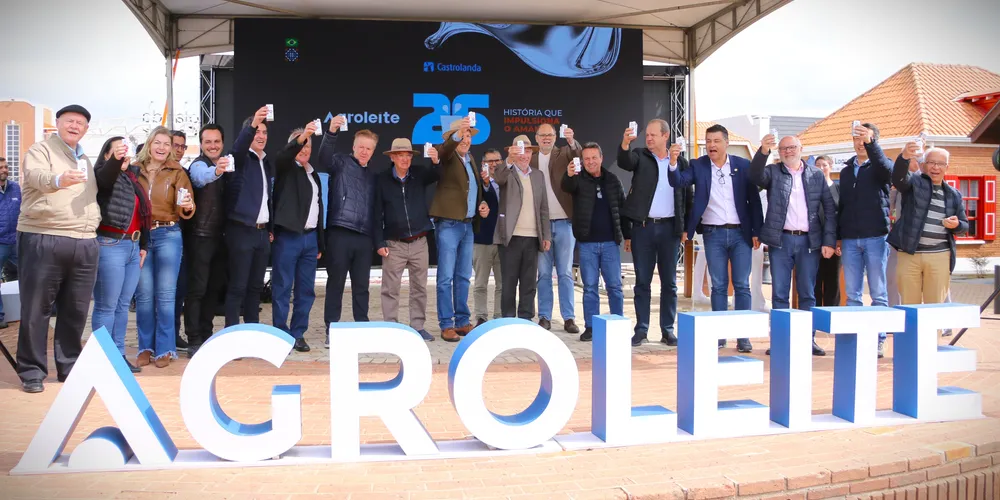 Lideranças marcaram presença na inauguração do Agroleite