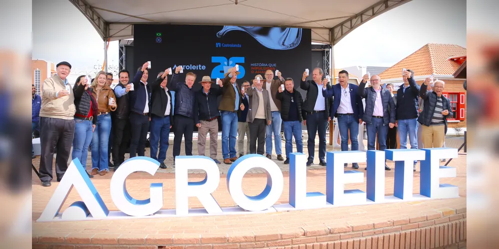 Lideranças marcaram presença na inauguração do Agroleite