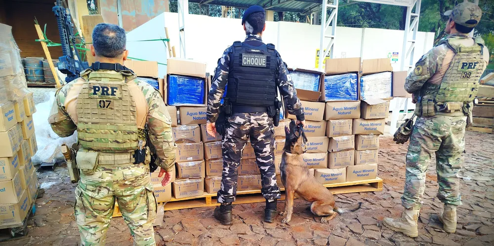 Ação teve auxílio do cão do Batalhão de Choque
