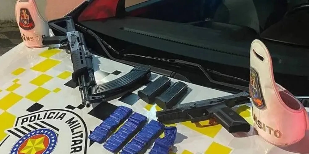Armamento apreendido com a suspeita de 34 anos