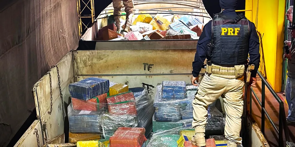 Mais de 17 mil quilos de maconha foram apreendidos nesta quinta-feira (26)