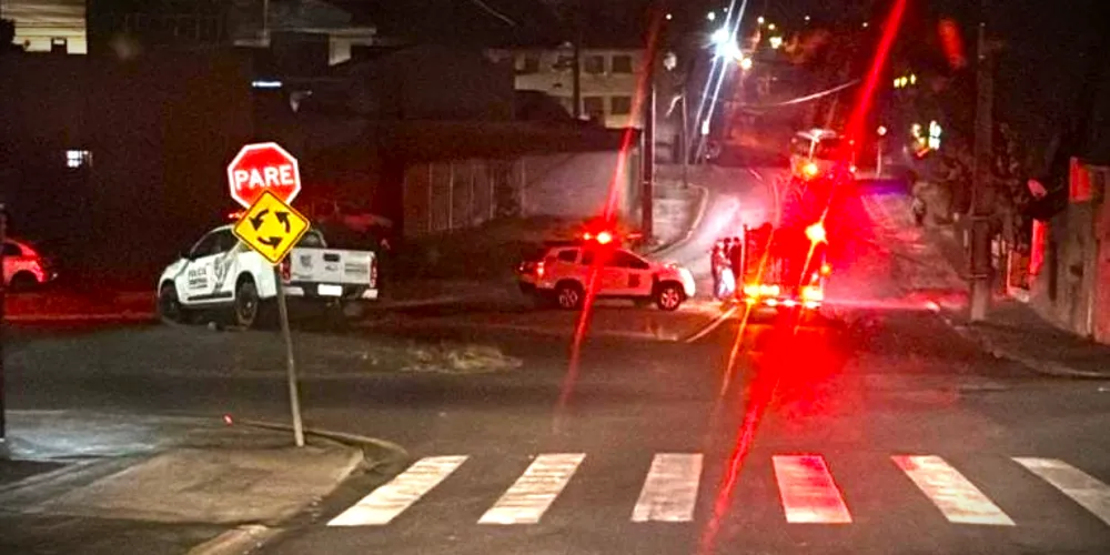 Ocorrência aconteceu na rua Catão Monclaro, no último sábado (19)