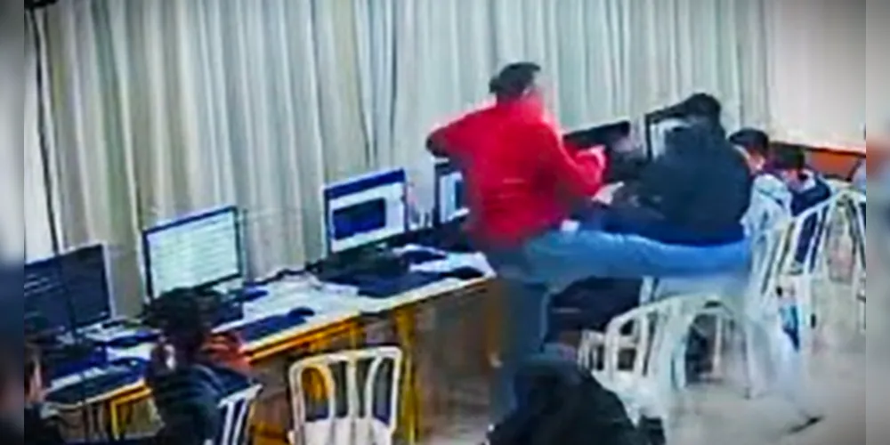 Professor teria dado chutes e socos na confusão