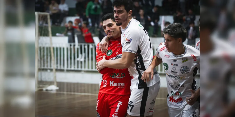 Galdino e Ary, goleiro e pivô do Contorno Futsal