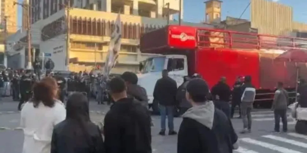 Ato aconteceu enquanto o ex-presidente Augusto Melo foi afastado do clube