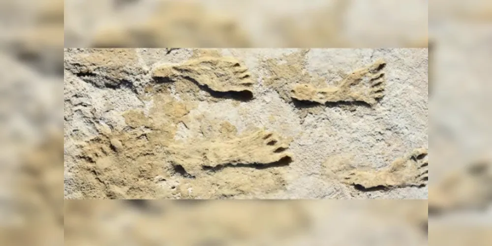 Os arqueólogos encontraram as pistas incrivelmente preservadas sob camadas de argila e gesso