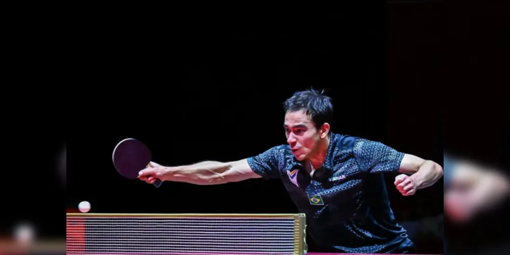 Hugo Calderano jogando em competição