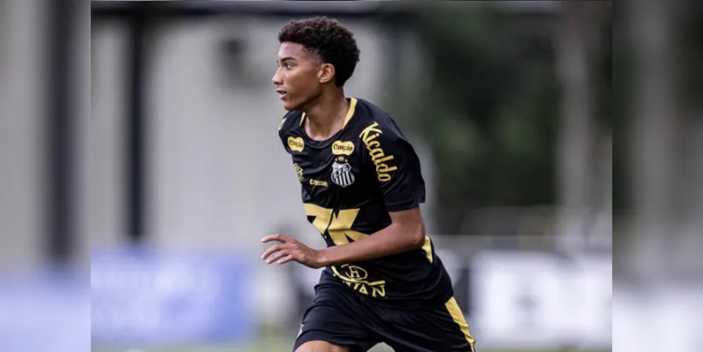 Robinho Jr em ação pelo Santos