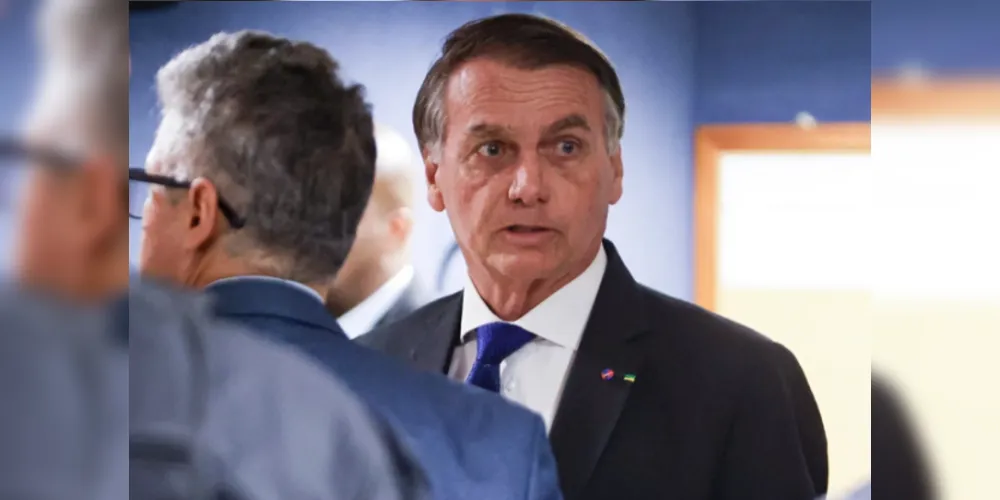Bolsonaro nega que deixará o país e trabalha com hipótese de ser preso