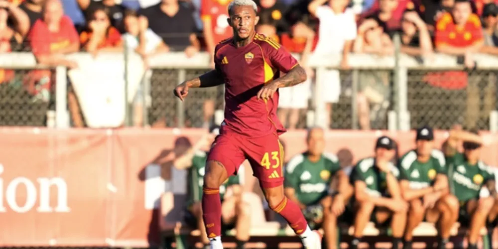 Ex-Flamengo, Wesley estreia pela Roma e arranca elogios da imprensa