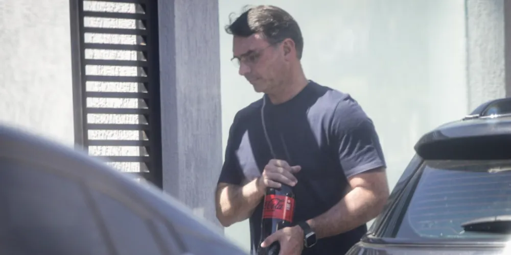 Jair Bolsonaro recebeu a visita de seus filhos