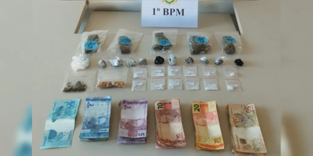 O dinheiro e as drogas foram encaminhados à 13⁠ª Subdivisão Policial