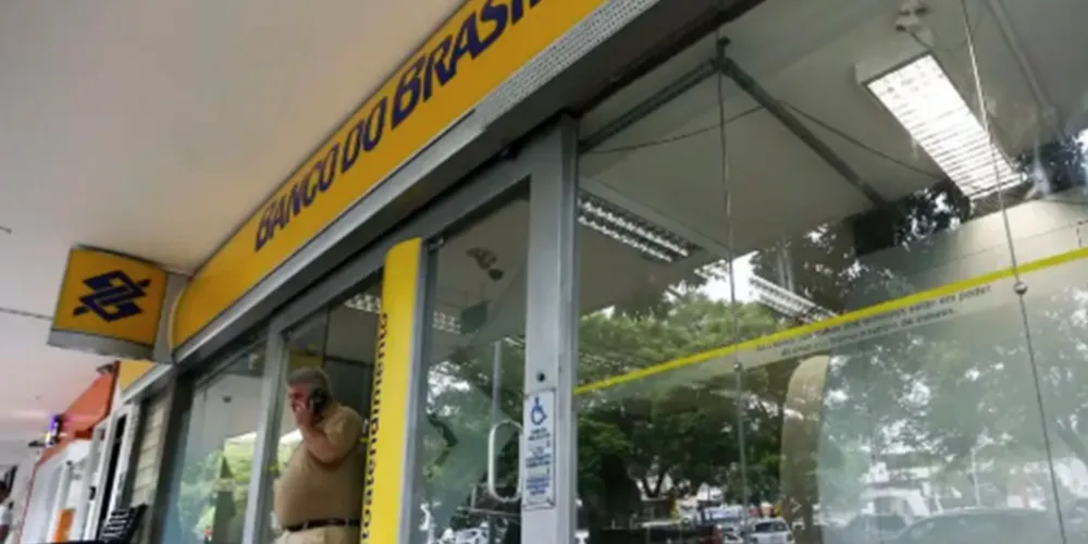 Banco do Brasil (BB) denuncia deputado federal Eduardo Bolsonaro (PL-SP) por ataques