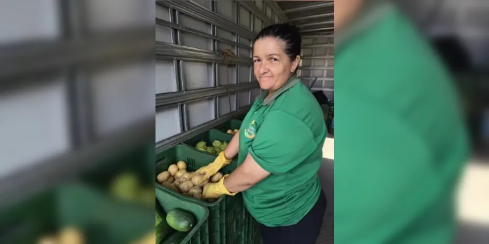 Três equipes vão percorrer os bairros para trocar recicláveis por frutas, verduras e legumes
