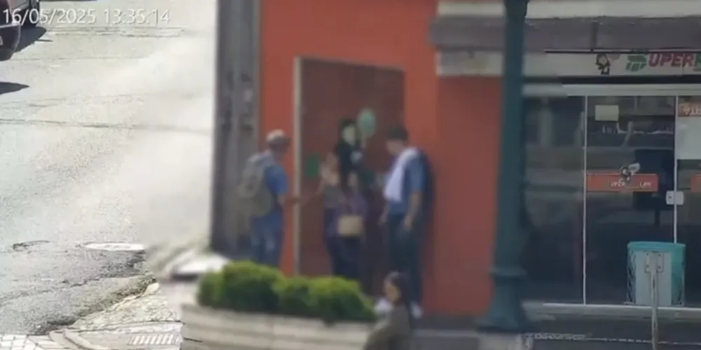 23 pessoas foram presas e 9 adolescentes apreendidos