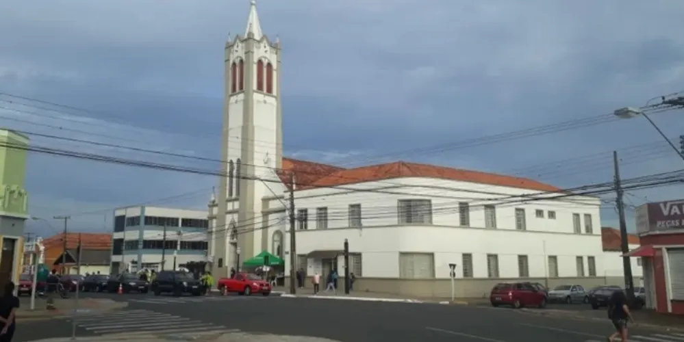 A Paróquia Imaculada Conceição está localizada na Avenida General Carlos Cavalcanti - 361