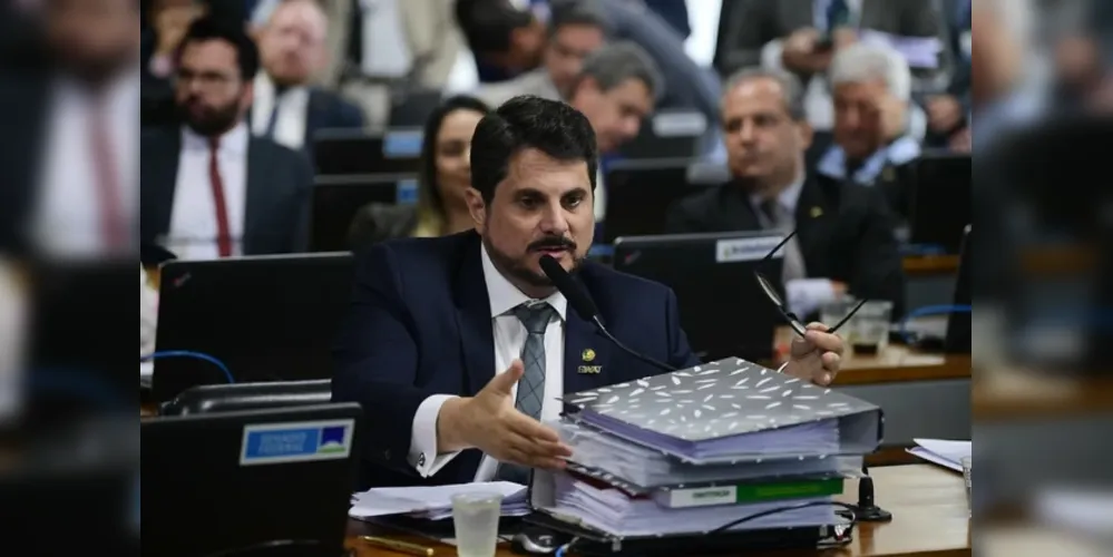 O senador Marcos do Val, na Comissão de Segurança Pública do Senado