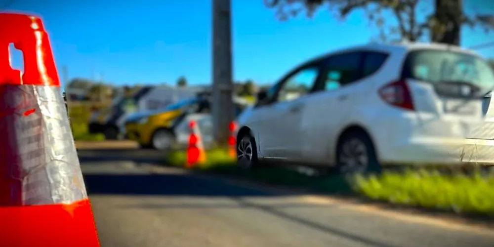 Veículo foi localizado na região do Contorno, nesta terça-feira (24)