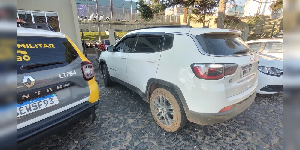 Veículo foi encaminhado à delegacia de Ponta Grossa