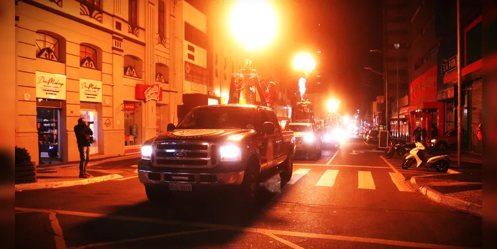 Avenida Vicente Machado foi um dos locais onde carros circularam