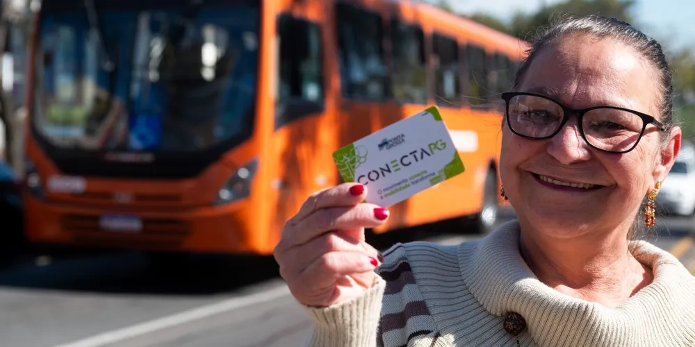Iniciativa garante o direito ao transporte público gratuito para pessoas com 60 anos ou mais