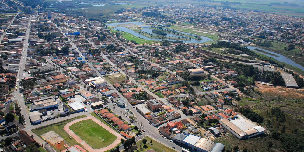 Imagem aérea do município de Castro.