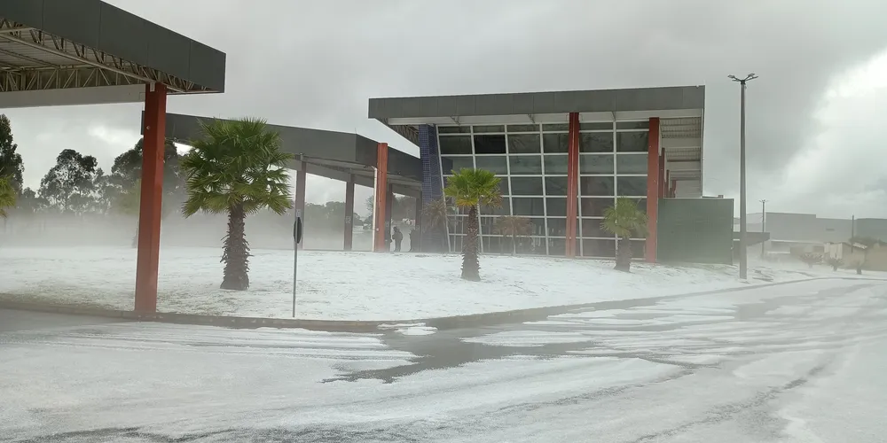 Região de castro tomada pelos granizos