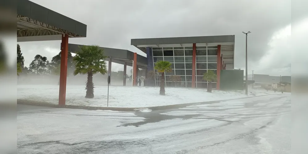Região de castro tomada pelos granizos