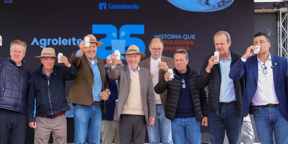 Lideranças municipais e do Estado estiveram reunidas no Castrolanda Expo Center