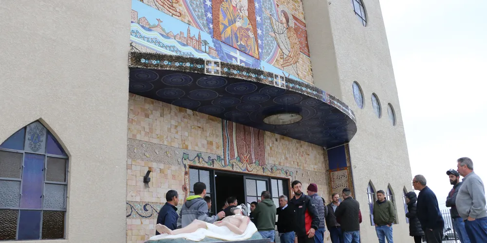 Igreja Nossa Senhora Perpétuo do Socorro sofreu com desabamento de teto.