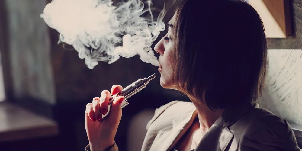 Médico alerta que em menos de 10 anos, poderemos enfrentar uma epidemia de câncer bucal relacionada ao cigarro eletrônico