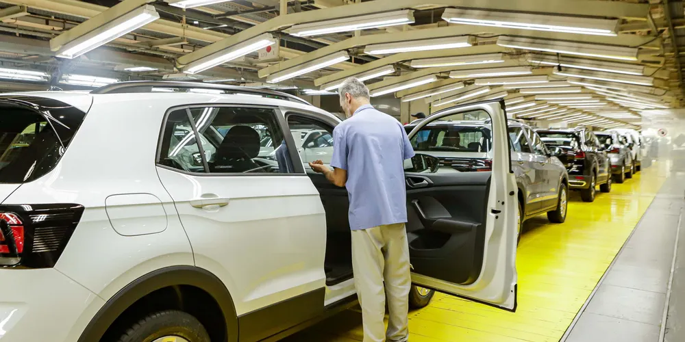 Contratações de trabalhadores com 50 anos ou mais crescem 17% no Paraná em 2025