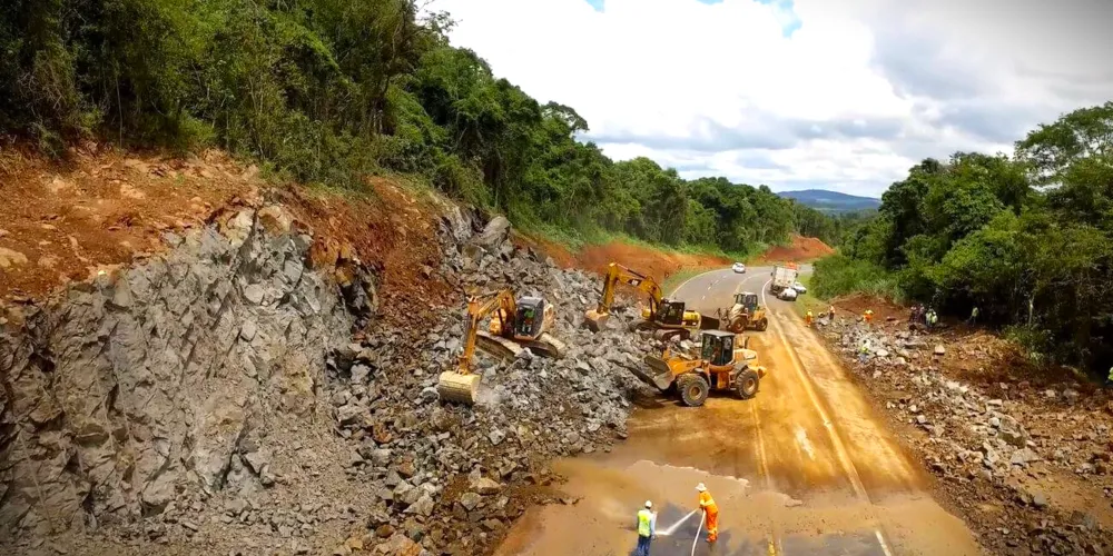 Pista será liberada somente a conclusão dos trabalhos