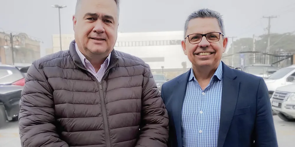Beto Preto, gestor da Sesa, e Miguel Sanches Neto, reitor da UEPG