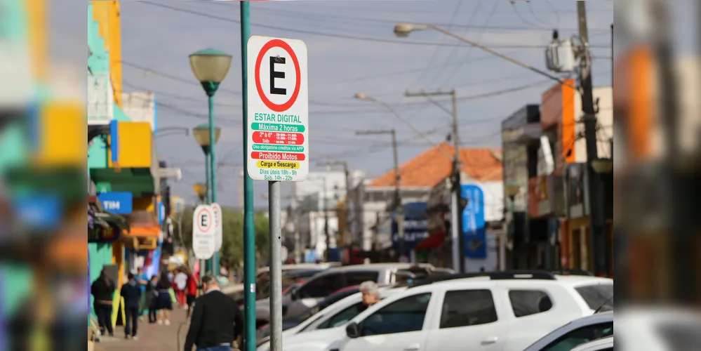 Novas placas com o aviso do benefício serão instaladas em todas as vias regulamentadas