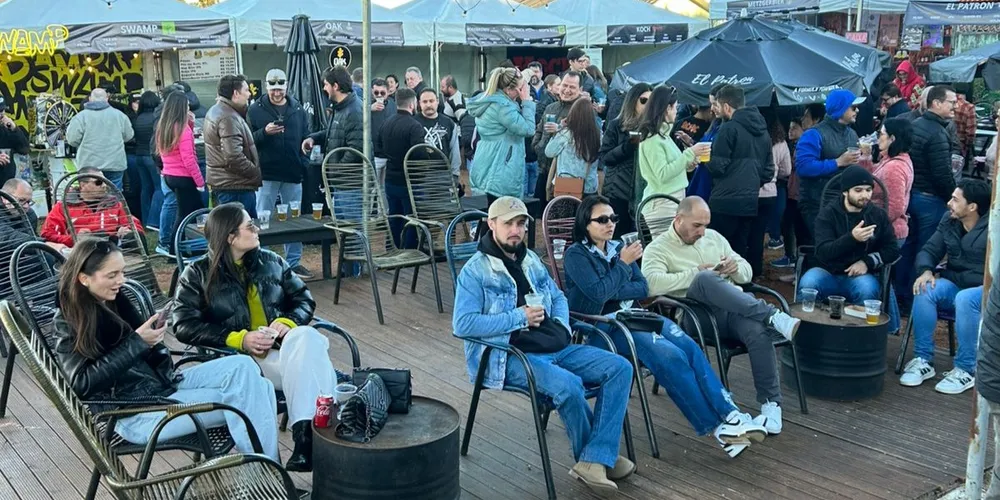 Evento reuniu diversos apreciadores de cerveja artesanal no Espaço Tudo Misturado